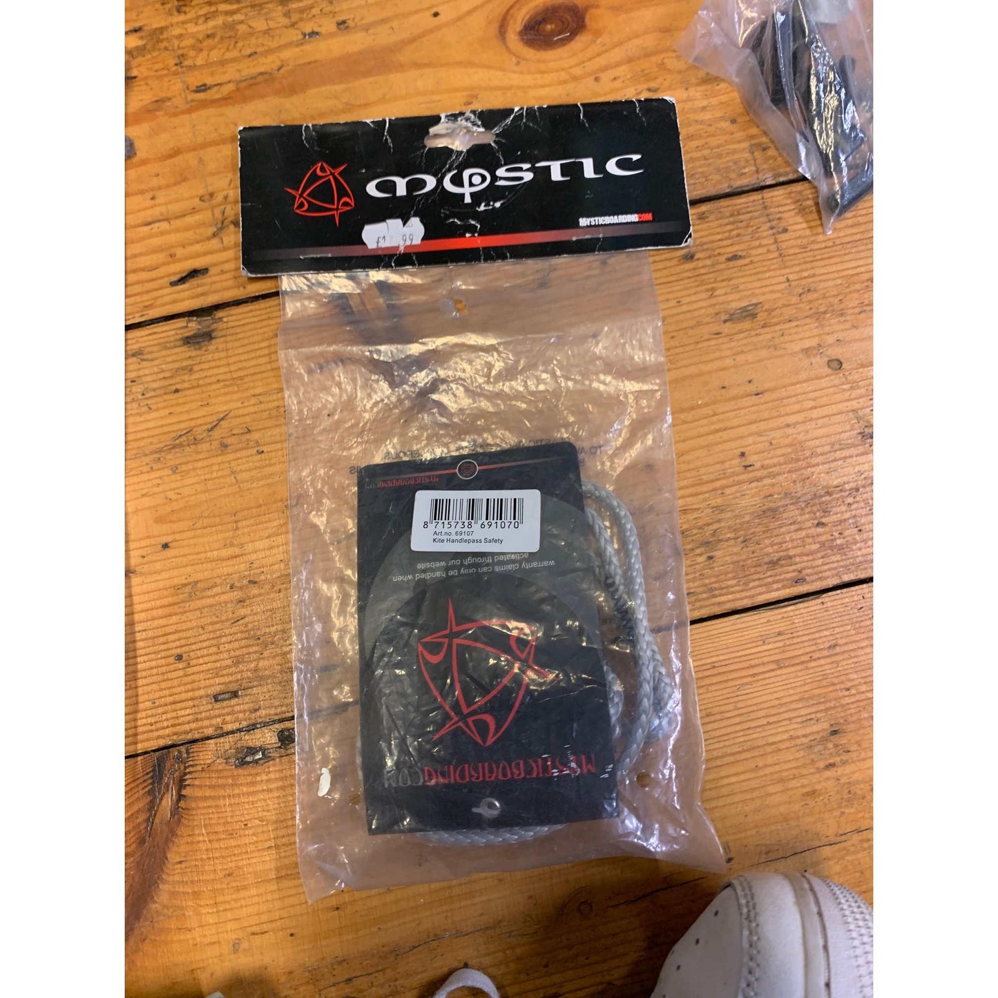 Mystic Kite Handlepass Safety - Poole Harbour Watersports